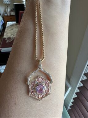 Elegant Pink Gemstone Hexagon Pendant Necklace - Gold Tone